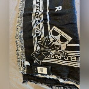 Karl Lagerfeld Paris-NWT-Black/Silver Sparkly Reversible Scarf/Wrap Sz 48x52 In